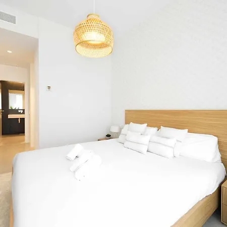 Espectacular Bajo Con Jardin En 1ª Linea De Playa Torremolinos