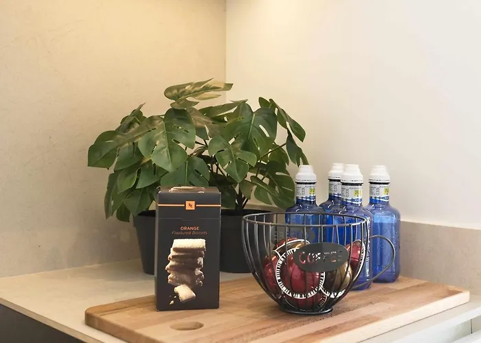 Espectacular Bajo Con Jardín En 1ª Línea De Playa * Torremolinos