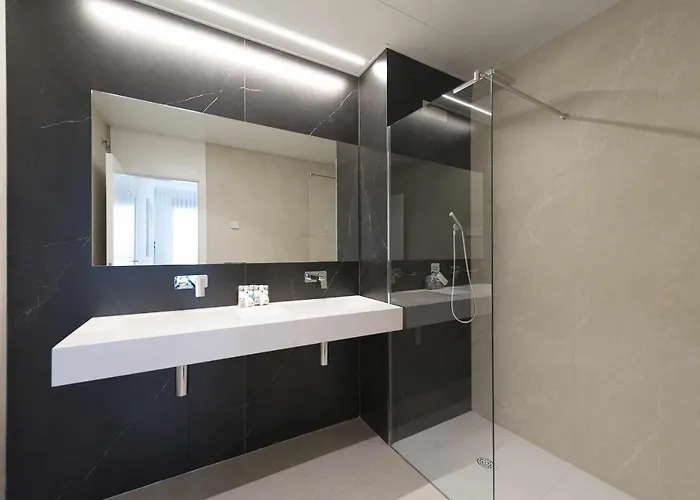 Espectacular Bajo Con Jardín En 1ª Línea De Playa Apartamento Torremolinos