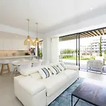 Espectacular Bajo Con Jardin En 1ª Linea De Playa Apartament