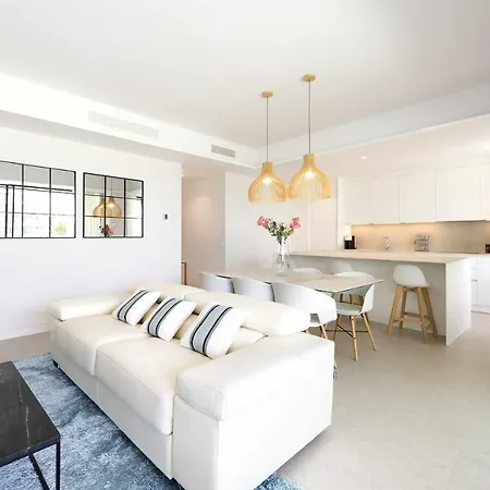 Espectacular Bajo Con Jardín En 1ª Línea De Playa Apartamento