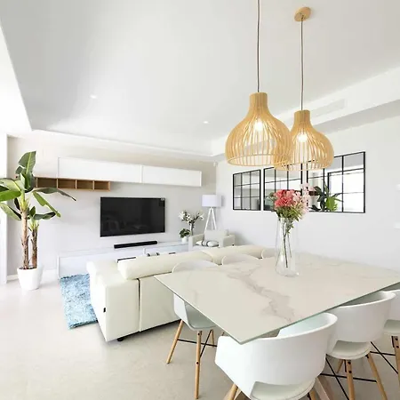 Espectacular Bajo Con Jardín En 1ª Línea De Playa Apartamento