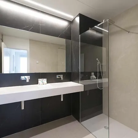 Espectacular Bajo Con Jardín En 1ª Línea De Playa Apartamento Torremolinos