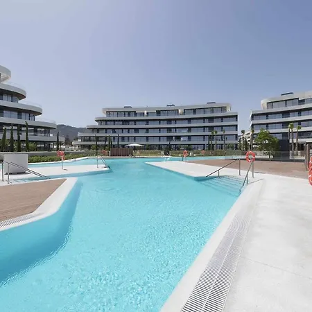 Espectacular Bajo Con Jardin En 1ª Linea De Playa Torremolinos