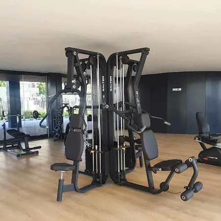 Espectacular Bajo Con Jardín En 1ª Línea De Playa