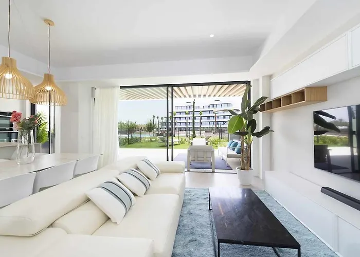 Espectacular Bajo Con Jardin En 1ª Linea De Playa * Торремолинос