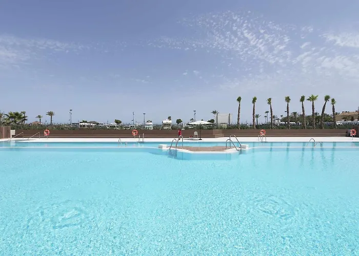 Espectacular Bajo Con Jardin En 1ª Linea De Playa *