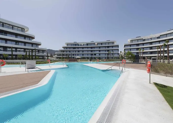 Espectacular Bajo Con Jardin En 1ª Linea De Playa Торремолинос